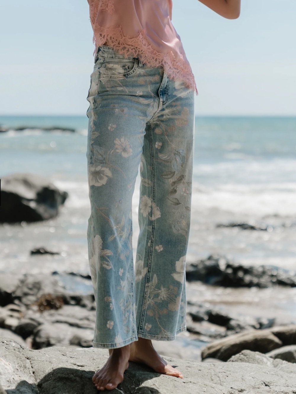 VERVET High Rise Vintage Flair Jeans with Floral designs NWT